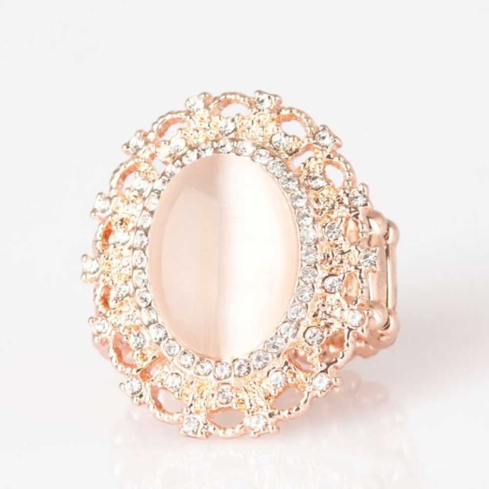 "Baroque the spell" rose gold moonstone ring